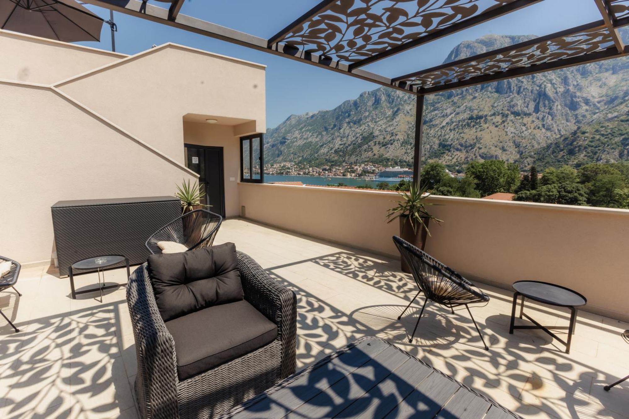 Marea Deluxe Apartments Котор Екстериор снимка