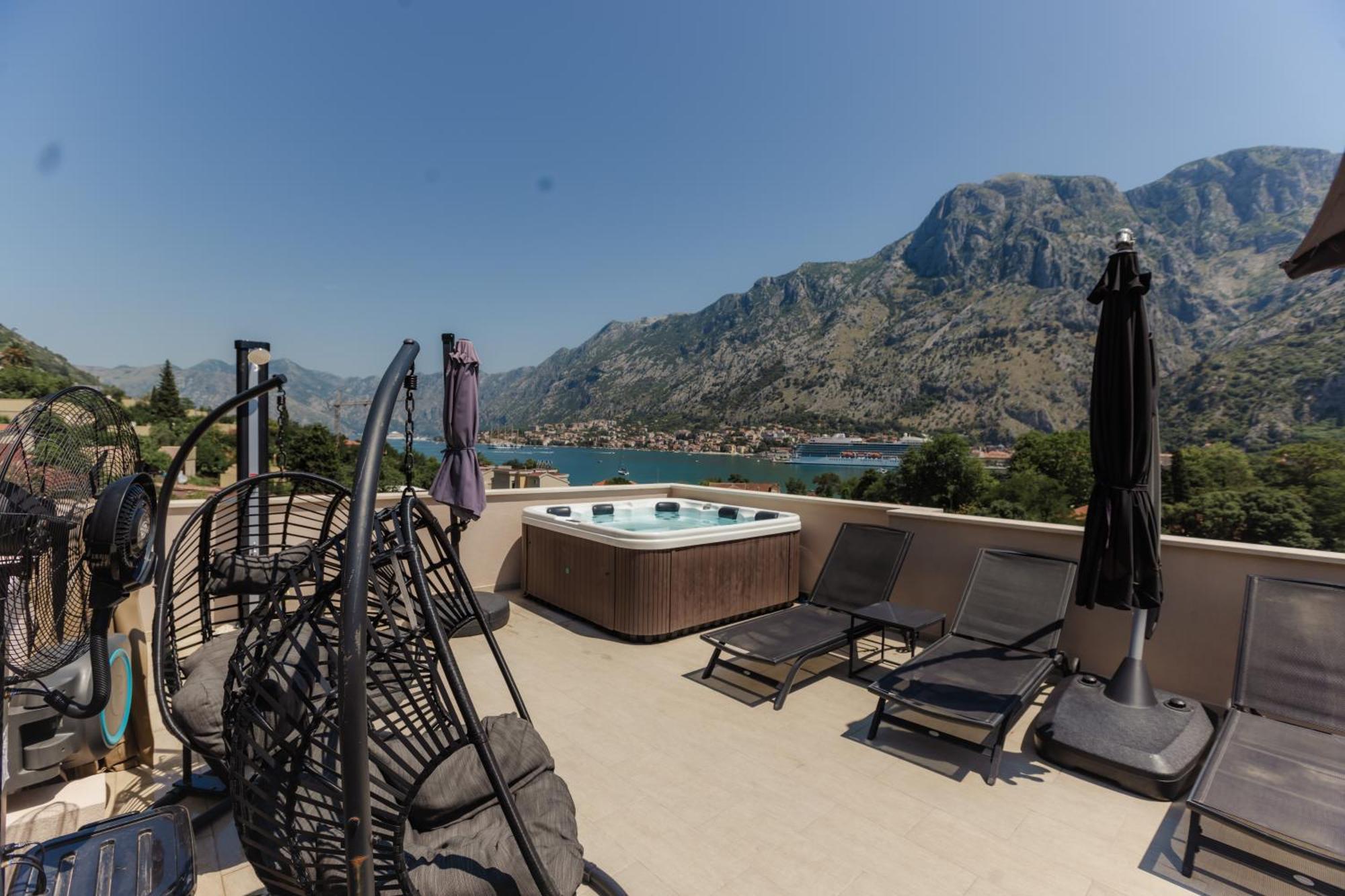 Marea Deluxe Apartments Котор Екстериор снимка