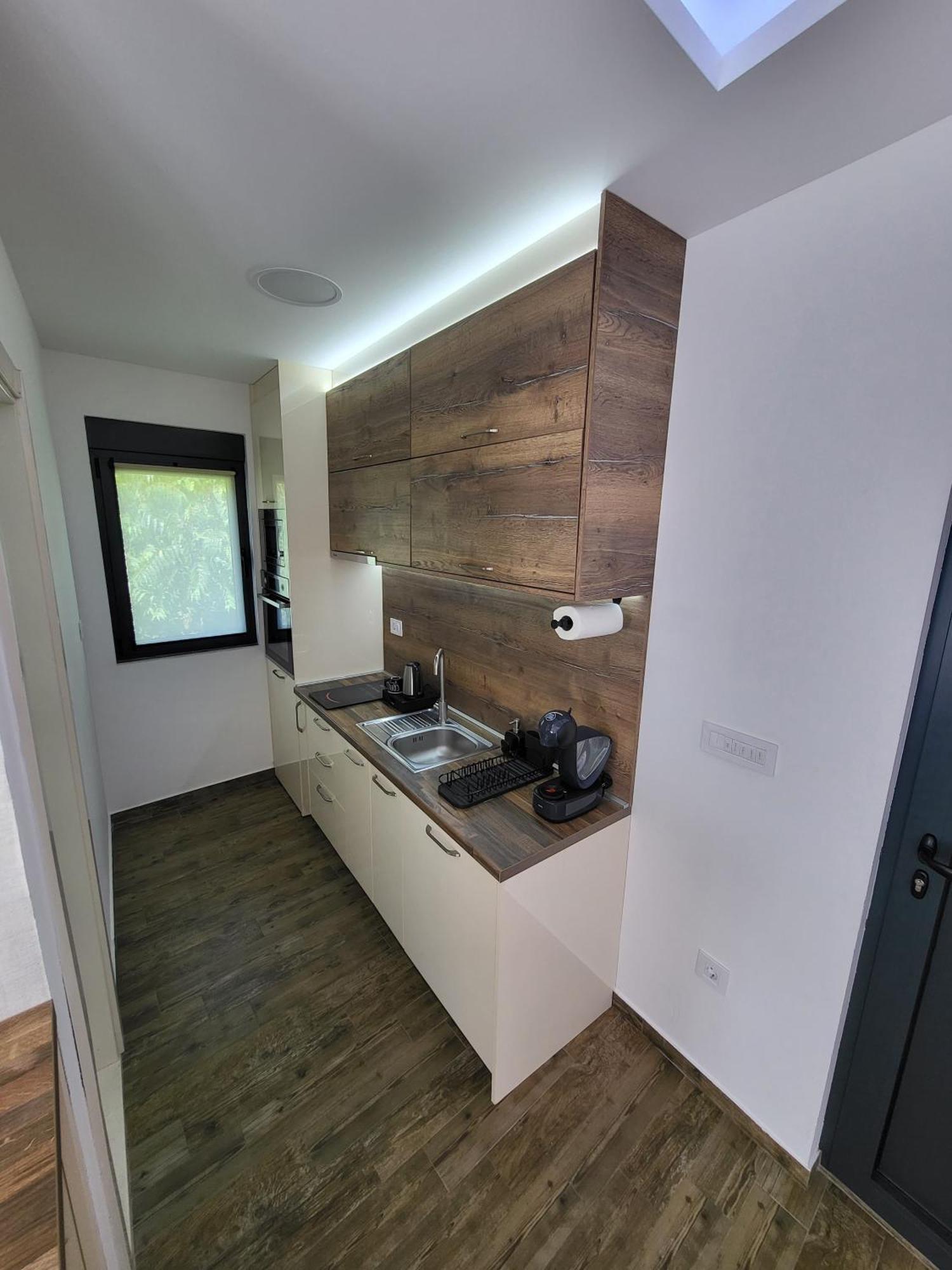 Marea Deluxe Apartments Котор Екстериор снимка